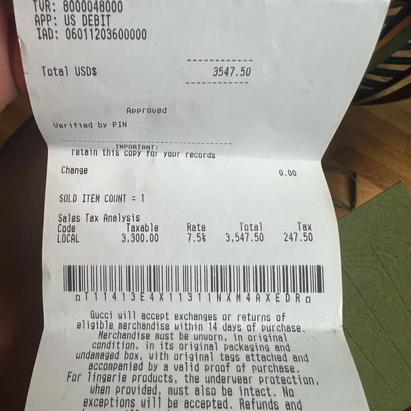 Like new Gucci purse. Only worn once. Receipt is in photos. - Picture 5 of 8